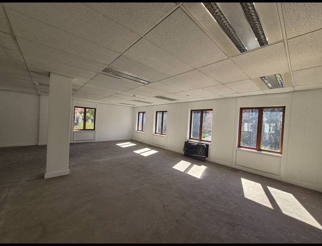 1,314M² OFFICE TO LET IN SANDTON CENTRAL